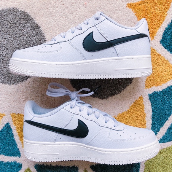 Nike Air Force 1 - Picture 4 of 8